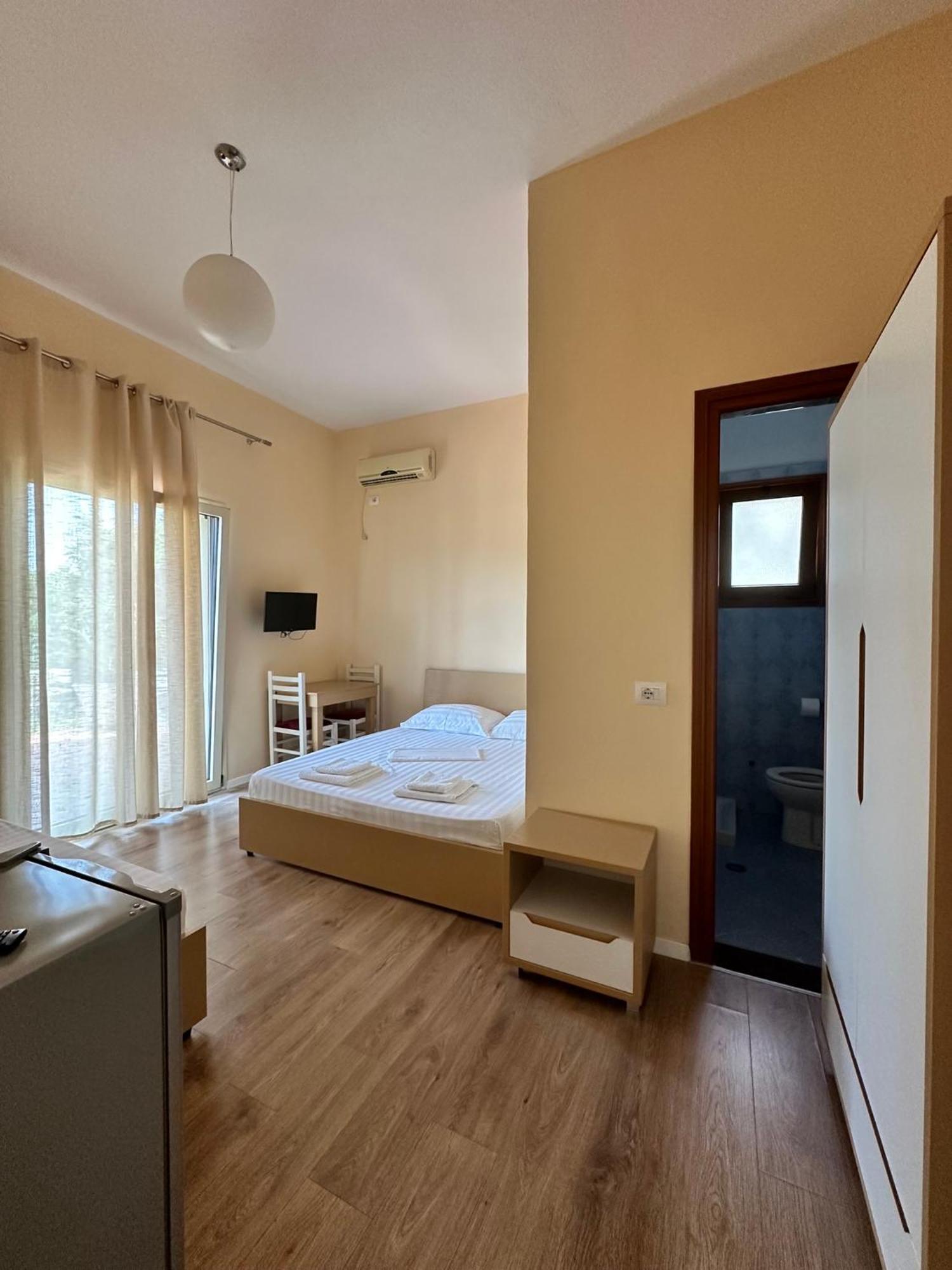 Maria Rentals Radhimë エクステリア 写真